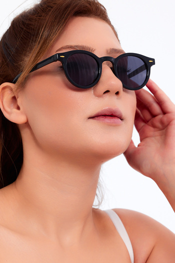 Nilu Moda Unisex Sunglasses - Comfortable and Stylish Design
