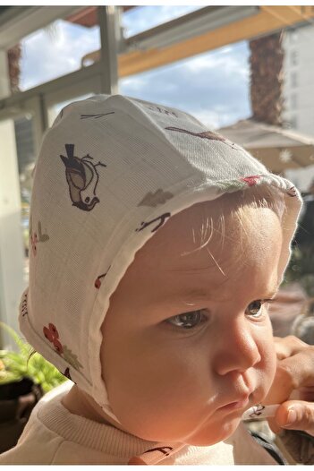 runbaby Muslin Fabric Double Sided Baby Bonnet Hat with Bird Pattern (3-9 MONTHS)