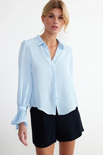 Trendyol Collection Modrá tkaná košile se španělským rukávem - Regular Fit TWOAW22GO0487