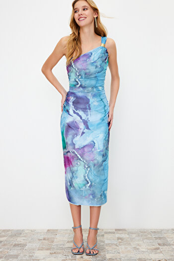 Trendyol Collection Mehrfarbiges, einärmeliges, figurbetontes Midi-Bleistiftkleid aus flexiblem Strick und Tüll mit Accessoire-Details TWOSS24EL00174