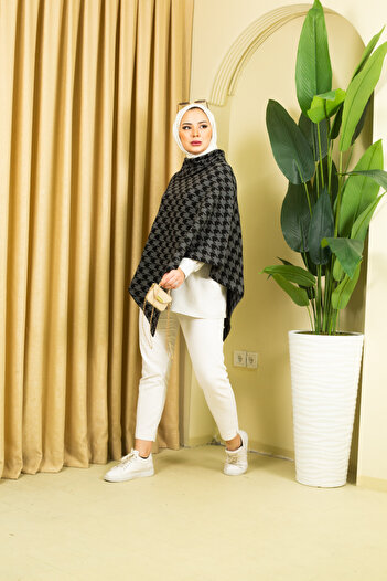 Kayaka triko women's houndstooth patterned triangle poncho