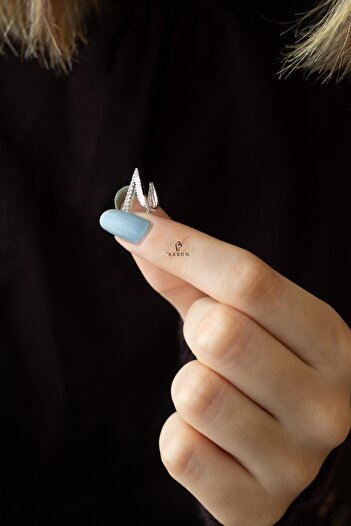 BY BARUN SİLVER Kıkırdak Earcuff 925 Ayar Zirkon Taşlı Beyaz Silver Sıkıştırmalı Üçgen Gümüş Kıkırdak Küpe