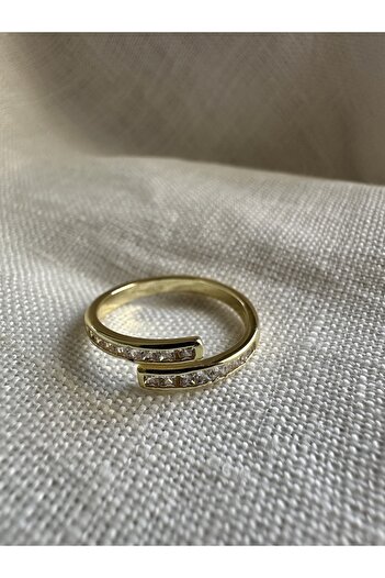 ringbox Gold Spiral Baguette Stone Ring