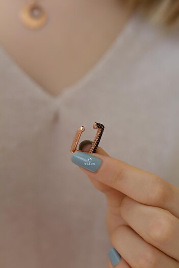 BY BARUN SİLVER Kıkırdak Earcuff Dikdörtgen 925 Ayarsiyah Zirkon Taşlı Rose Pembe Sıkıştırmalı Gümüş Kıkırdak Küpe