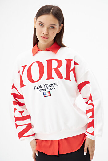 Laluvia Ecru Red New York Printed Sweatshirt