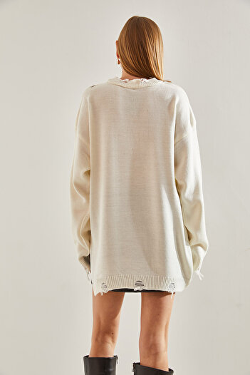 Bianco Lucci Women's Oversize Ripped Detailed Knitwear Sweater