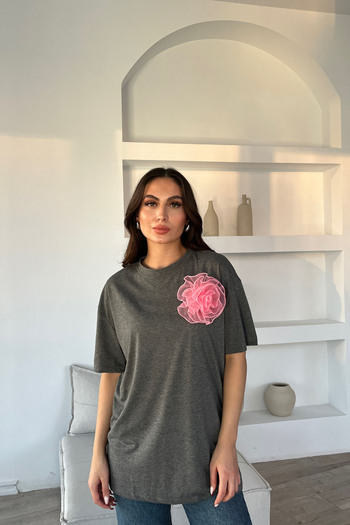 Seda Yalçın Atelier Anthracite Crew Neck Rose Detailed T-shirt