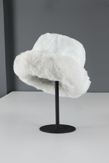 Kapin White Round Hat Heart Plush Bucket Hat