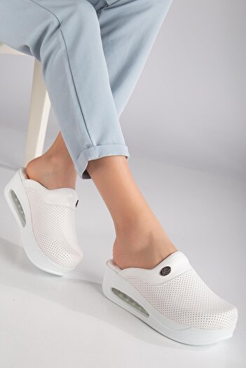 Dr. Mitra i Slippers 901 White