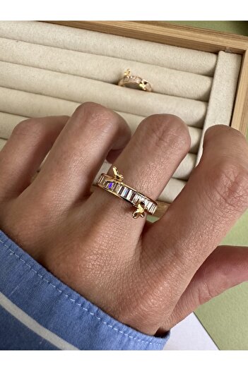 ringbox Baget Taşlı Kelebek Detaylı Gold Yüzük