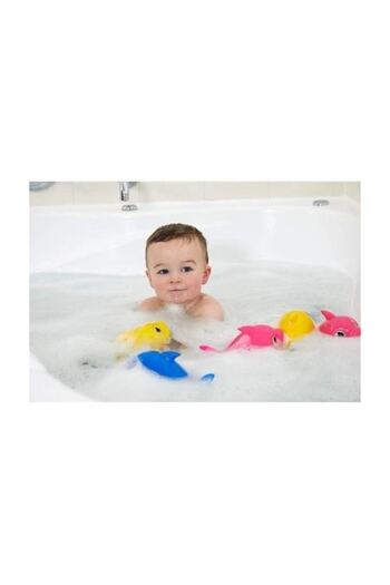 GIOCHI PREZIOSI Baby Shark Yüzen ve Sesli Figür Banyo Oyuncağı Pembe