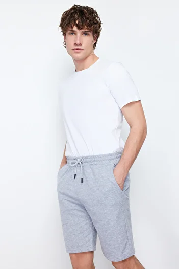Trendyol Collection Šedé šortky Regular Fit & Bermudy TMNSS20SR0068