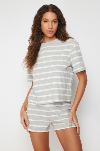 Trendyol Collection Піжама в сіру смужку зі сріблястим ормом THMSS24PT00061