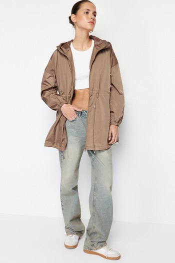Trendyol Collection Übergroße Nerzform – Regenmantel mit Kapuze und wasserdichtem TWOAW24MO00160