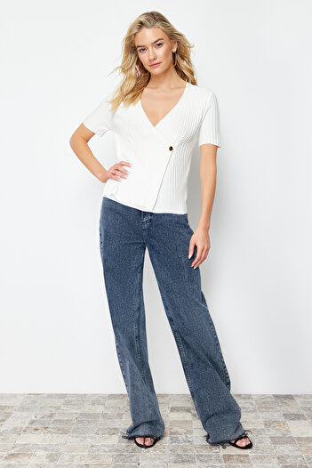 Trendyol Collection Ecru Double Breasted Collar T-Shirt Look Knitwear Sweater TWOSS24KZ00022