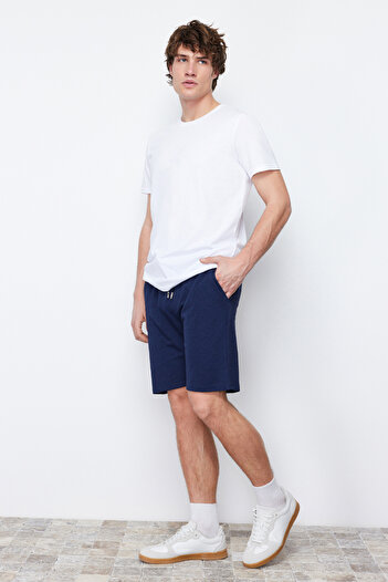 Trendyol Collection Námořnické modré šortky a Bermudy s pravidelným střihem - Tmnss20Sr0169