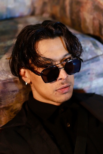 TomyHelf Black Matte Frame Black Glass Unisex Sunglasses 0039c7