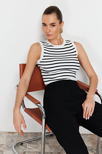 Trendyol Collection Ecru Crop Striped Knitwear Thin Blouse Twoss23Bz00584