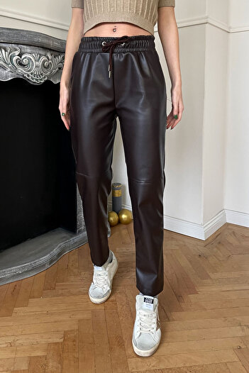 MAGARDE Elastic Waist Piece Leather Trousers - BROWN
