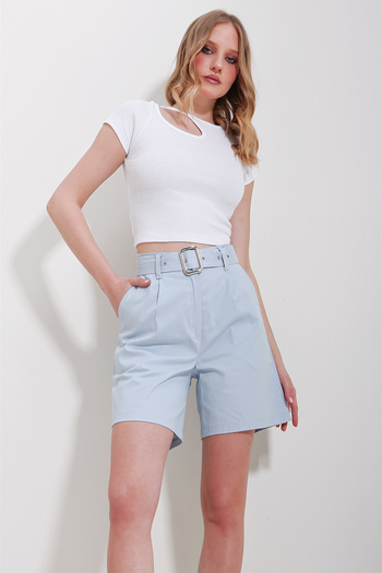 Trend Alaçatı Stili Women's Blue Double Pocket Waist Belted Gabardine Shorts ALC-X11501