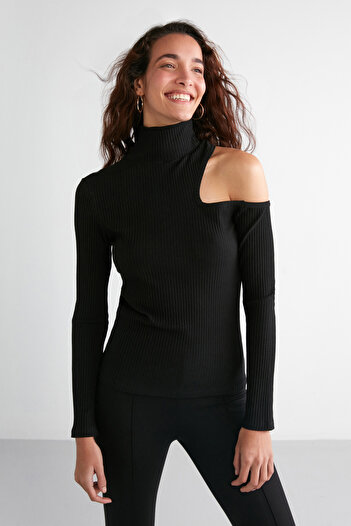 GRIMELANGE Sandy Women's Irregular Ribbed Flexible Fabric One Shoulder Open Black Blouse