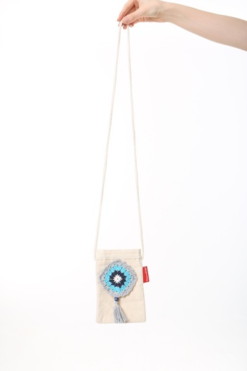 Baghashtag Blue Pattern Hand Embroidered Canvas Phone Bag
