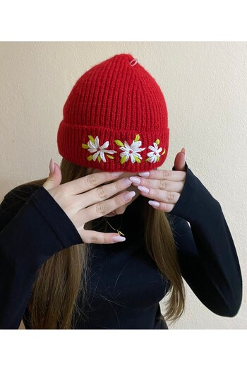sema aksesuar Handmade White Flower Embroidered Red Beret - Valentine's Day Gift