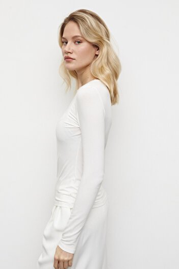 Jose Clothing Women's Off-White Crew Neck Viscose Soft Textured Long Sleeve Blouse