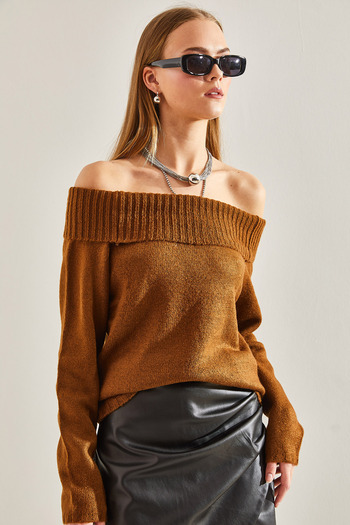 Bianco Lucci Women's Madonna Collar Knitwear Sweater