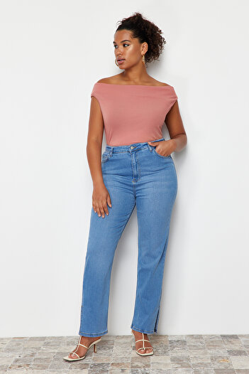 Trendyol Curve Light Blue Slit Detailed Straight Fit Denim Jeans TBBSS24CJ00002