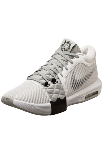 Nike LeBronův svědek VIII