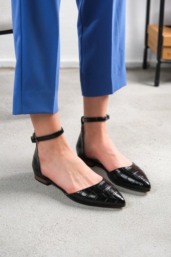 DİVOLYA Misty Black Crocodile Ankle Strap Pointed Toe Casual Ballet Flats