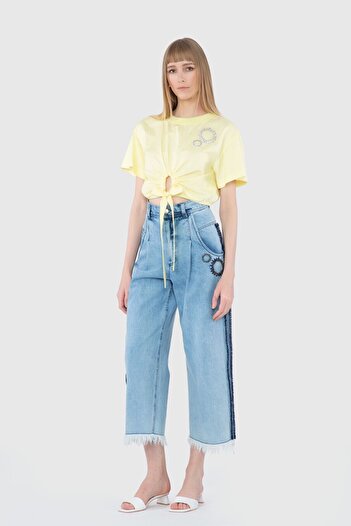 GİZİA İşleme Detaylı Önden Büzgülü Crop Boy Poplin Sarı Bluz