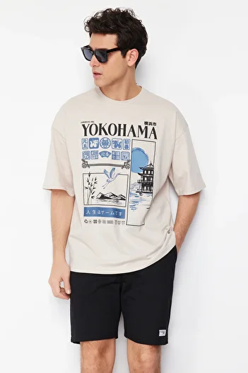 Trendyol Collection Βαμβακερό μπλουζάκι μεγάλου μεγέθους με μοτίβο Far East - TMNSS24TS00035
