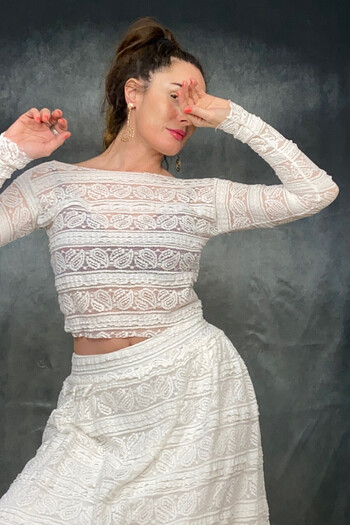 Quincey LACE SLIM CUT CROP BLUZ