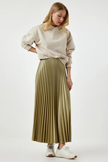 Happiness İstanbul Women's Light Khaki Bright Surface Pleated Knitted Skirt LJ00002