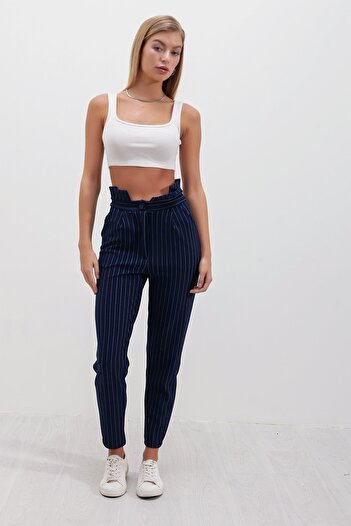 HAKKE Pleated Waist Striped PANT