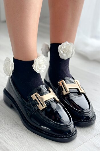 Shoebutik Чорні шкіряні туфлі з пряжкою для жінок
