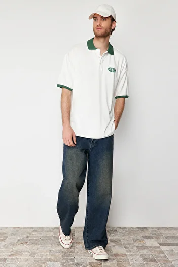 Trendyol Collection Oversize tričko Ecru Polo s vyšívaným límečkem – zapínání, froté TMNSS24PO00000