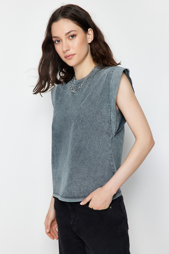 Trendyol Collection Anthracite*001 Faded Effect 100% Cotton Wadding Appearance Basic Crew Neck Knitted T-Shirt TWOSS20TS0021