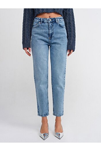 Geppetto Leo 90's Dora Mom Fit Snow Wash Blugi Femei Jean