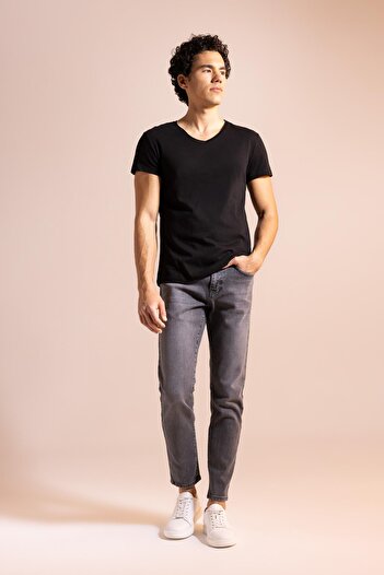 DeFacto Bavlněné základní tričko Slim Fit s výstřihem do V - M4791az23sm