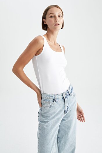 DeFacto Slim Fit Dar Kesim U Yaka Basic Düz Atlet I1059az23sm