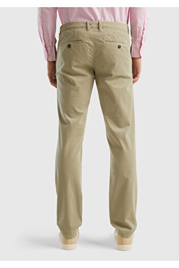United Colors of Benetton Men's Khaki Slim Fit Chino