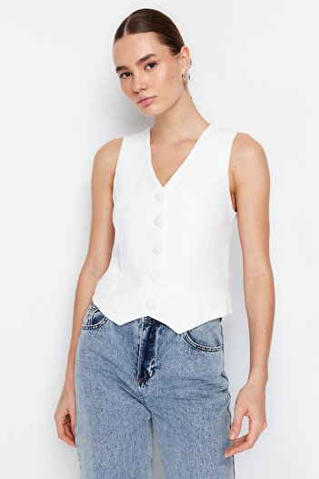 Trendyol Collection Weiße, taillierte, geknöpfte Crop-Webweste TWOSS21YE0009