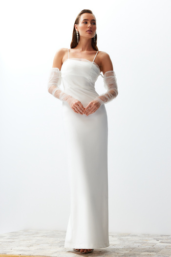 Trendyol Collection Bílé svatební Mehmet večerní šaty Dlouhé večerní šaty TPRSS24AE00016
