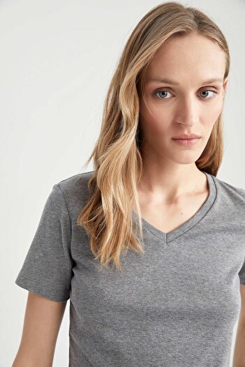 DeFacto Slim Fit V-Neck Short Sleeve T-Shirt I1080az23sm