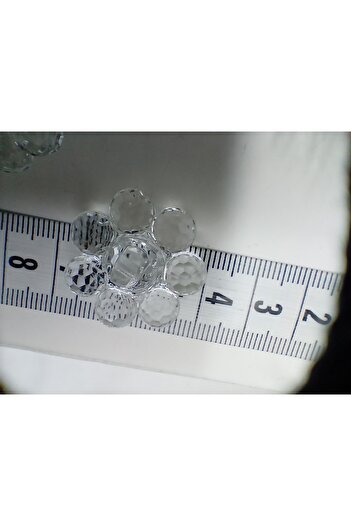 Tuhafiş 28 m.8 pieces of transparent daisy buttons come in any color.