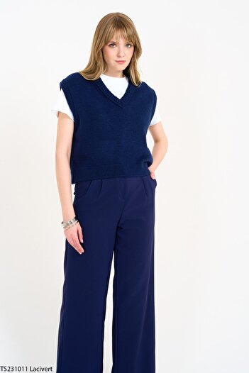 Laluvia Navy Blue V-Neck Plain Sweater