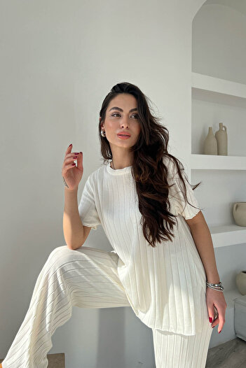 Seda Yalçın Atelier طقم ملابس تريكو بأكمام قصيرة وبنطلون